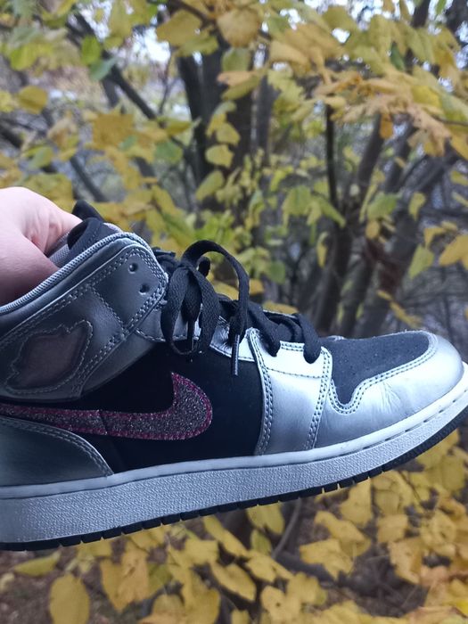 Оригінальні кросівки у розмірі 37,5