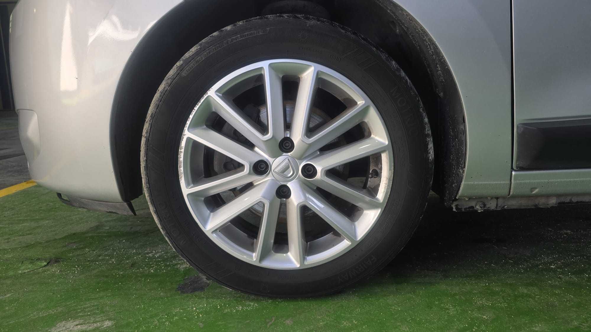 Dacia Lodgy 1.5 DCI Confort + 7 lugares  -  Salvado