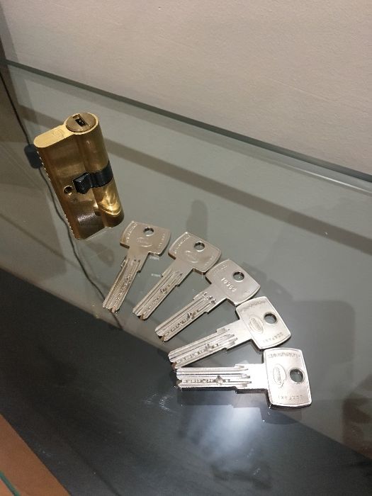 Vendo canhão + conjunto de 5 chaves (de segurança)