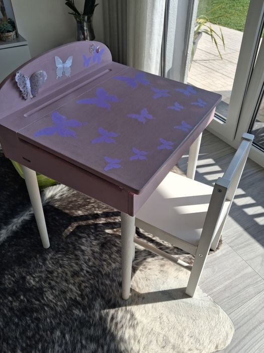 Mesa para criança com abertura