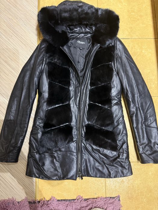 Шкіряна куртка з норкою