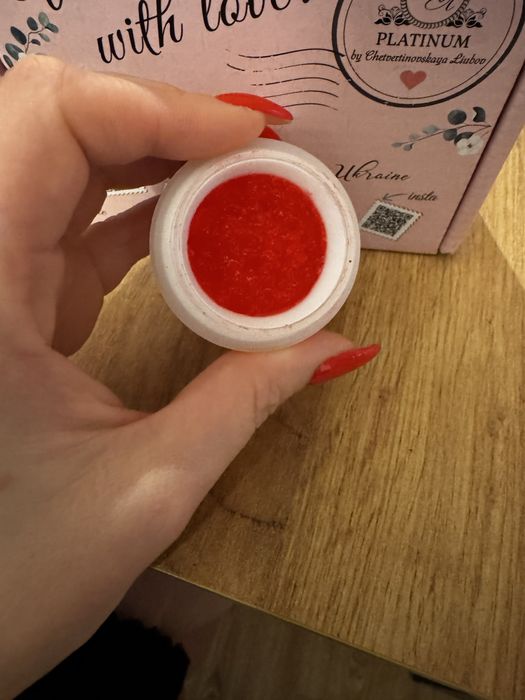 Krem remover Divochi aroma strawberry, 15 g
