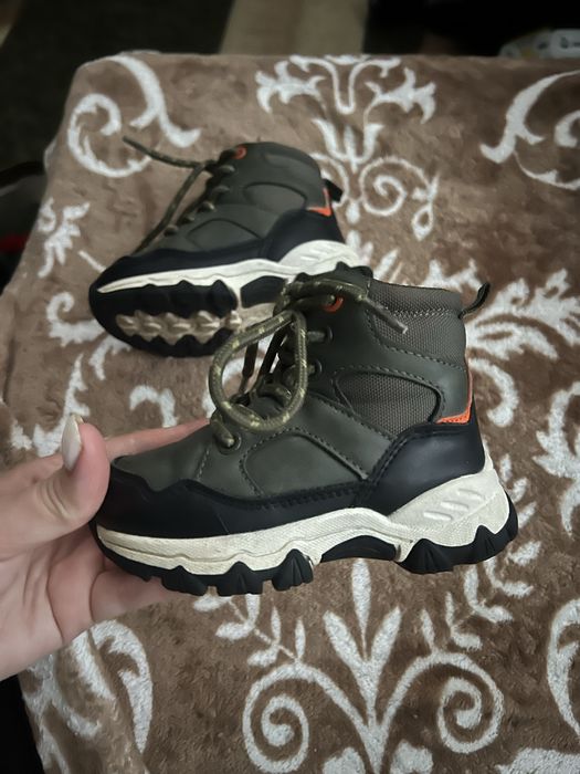 Продам демізизоні чобітки 23 розміру