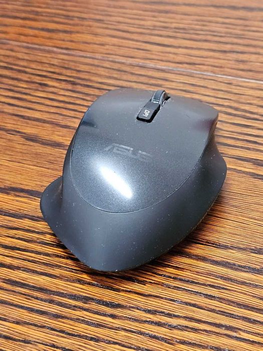 Myszka bezprzewodowa ASUS WT425 optyczna używana #042