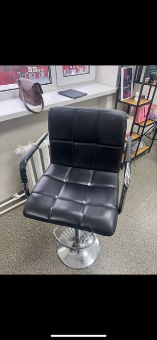 Стілець для бровиста, майстра краси, перукаря, макіяжів