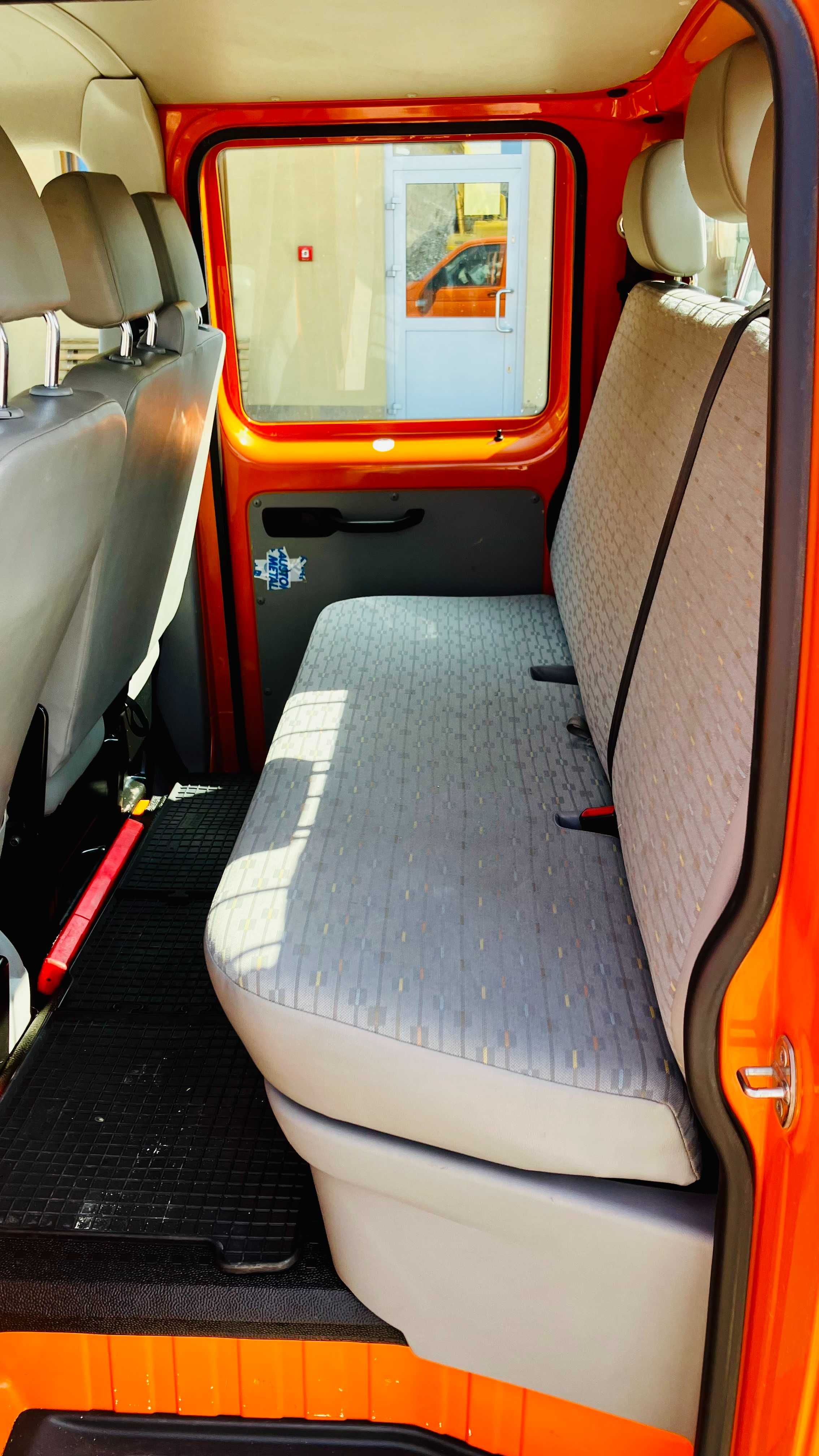 VW Transporter T5 2.0 TDi doka stan bdb!