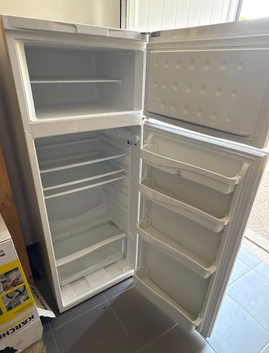 Frigorífico INDESIT  222 L - Branco
