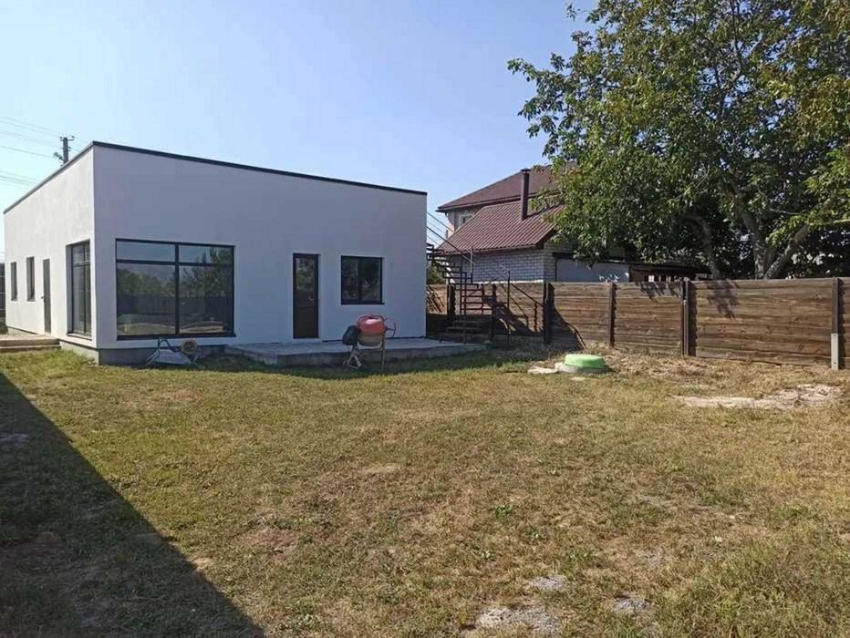 Коттедж з бомбоупорним дахом в Любимовке (Гуровщина) – 15 км от Киева!