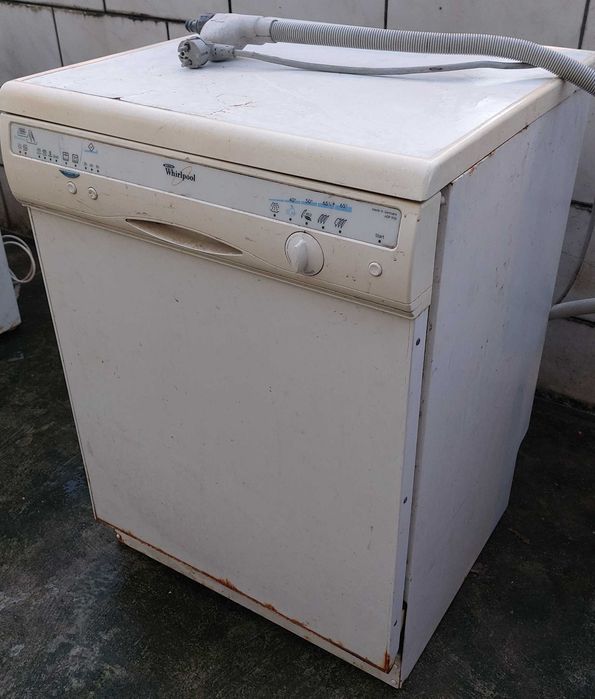 Avariada - Maq. Lavar Loiça WHIRLPOOL