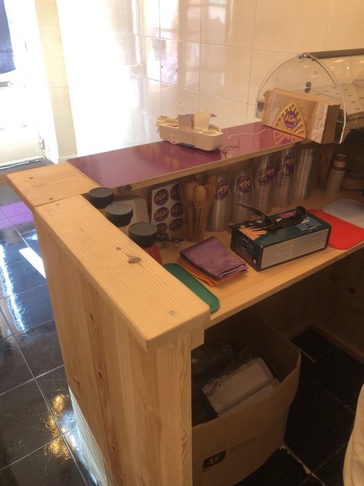 Móveis de Paletes e pinho para loja de Açai