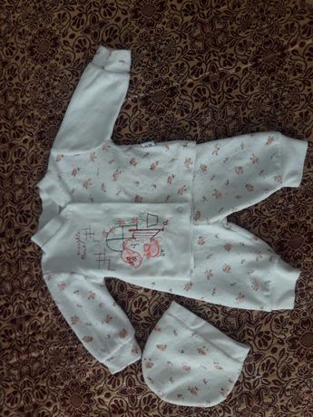 Велюровый костюмчик для новорожденной девочки