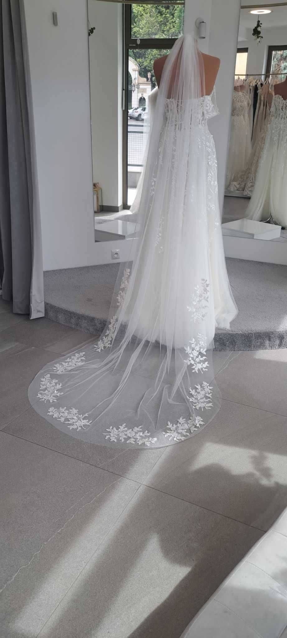 Welon ślubny zdobiony dł.250cm  szer.150cm ivory ecru koronkowy kwiaty
