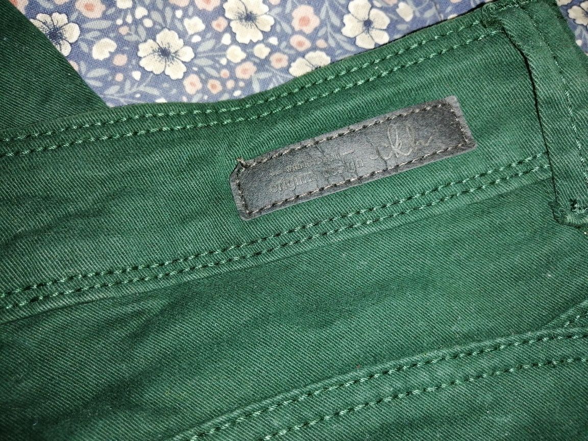 C&A ciemne zielone spodnie zwężane, miły materiał, XS