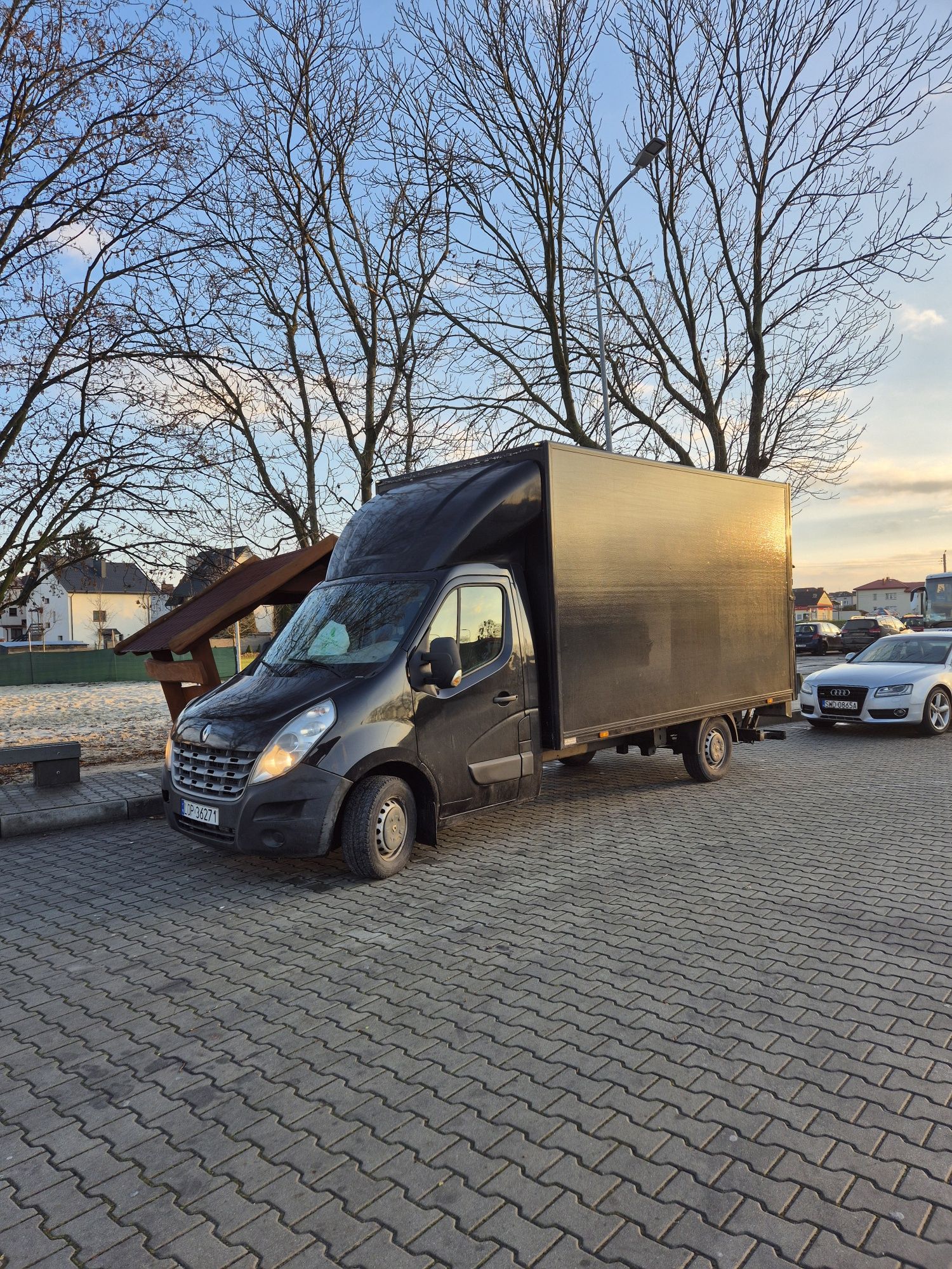Transport przeprowadzki kontener z windą