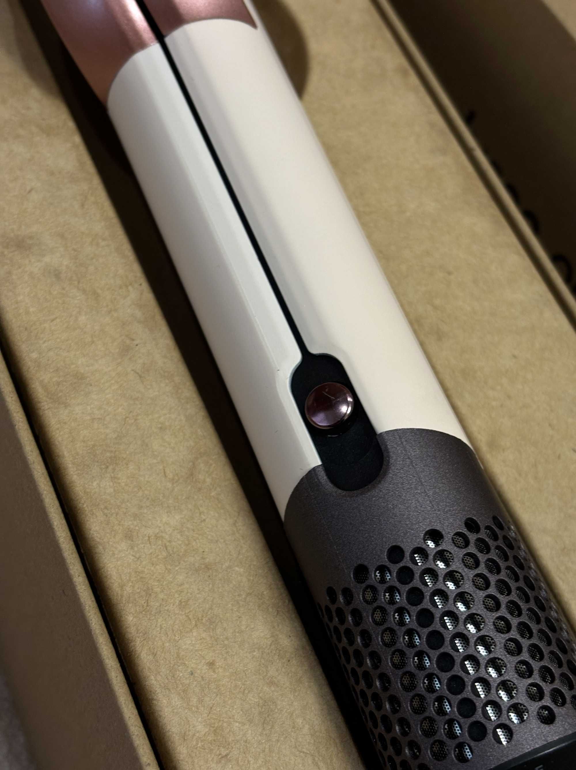 Новий вирівнювач від Дайсон Dyson HT01 в трьох кольорах. фен стайлер