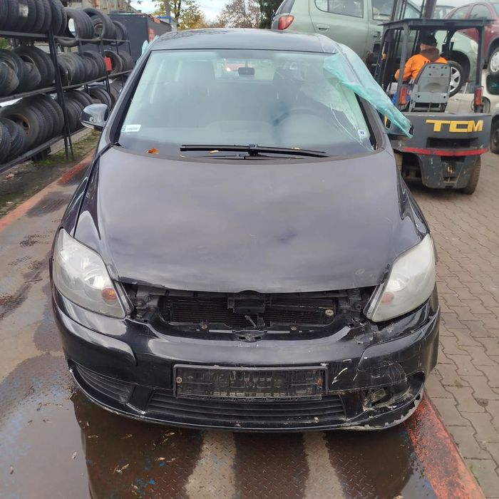 Volkswagen Golf 5 Plus na części.