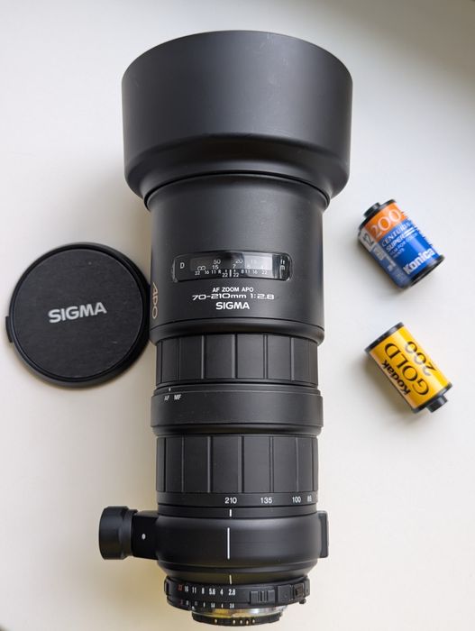 Sigma APO 70-210mm F2.8 nikon F