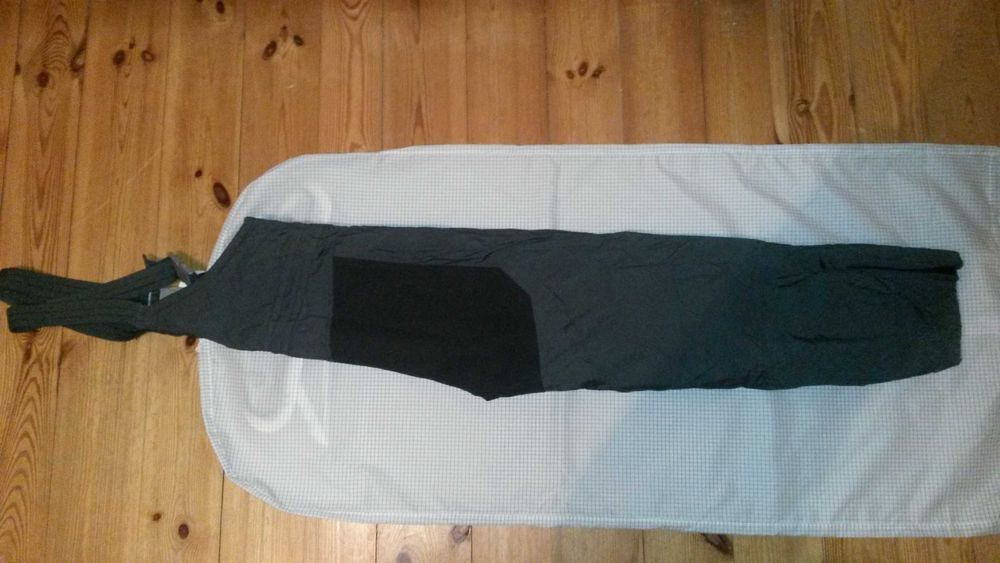 Spodnie na snowboard/narty z szelkami rozmiar M/L