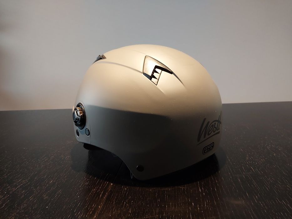 Kask Rowerowy Westt Escape S-M 55-58cm Z blendą