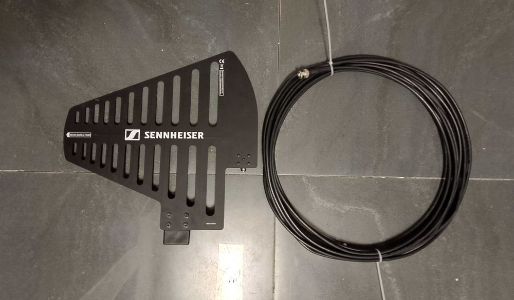 SENNHEISER mikrofon nadajnik odbiornik ladowarka