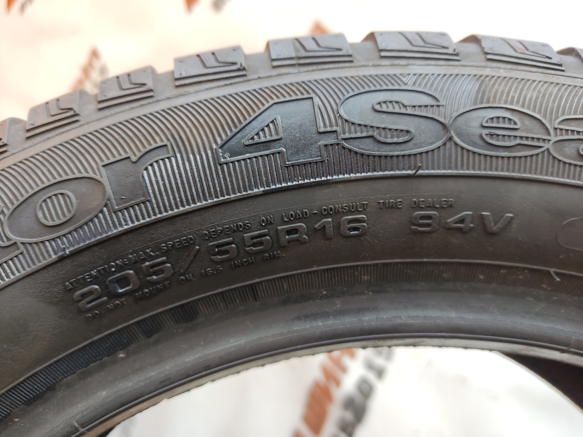 Шини 205/55/16 Goodyear Vector 4Seasons