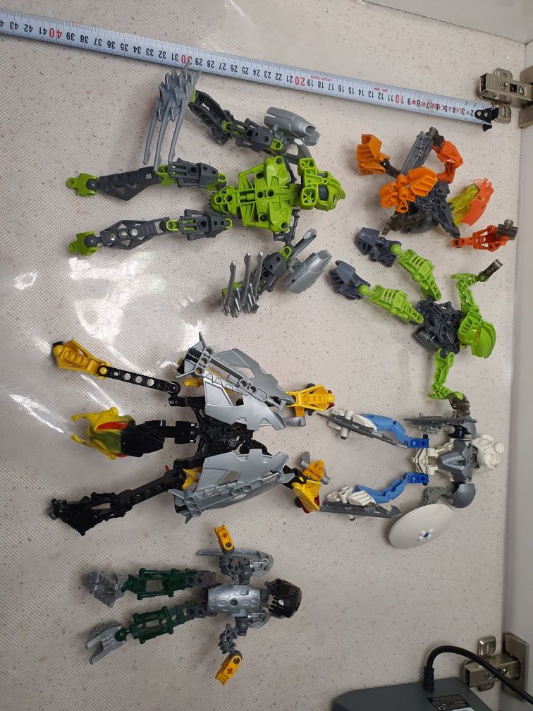 LEGO Bionicle cała skrzynka /ok 20 -30 modeli/