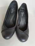 Sapatos pretos da Bata em pele Tam. 37