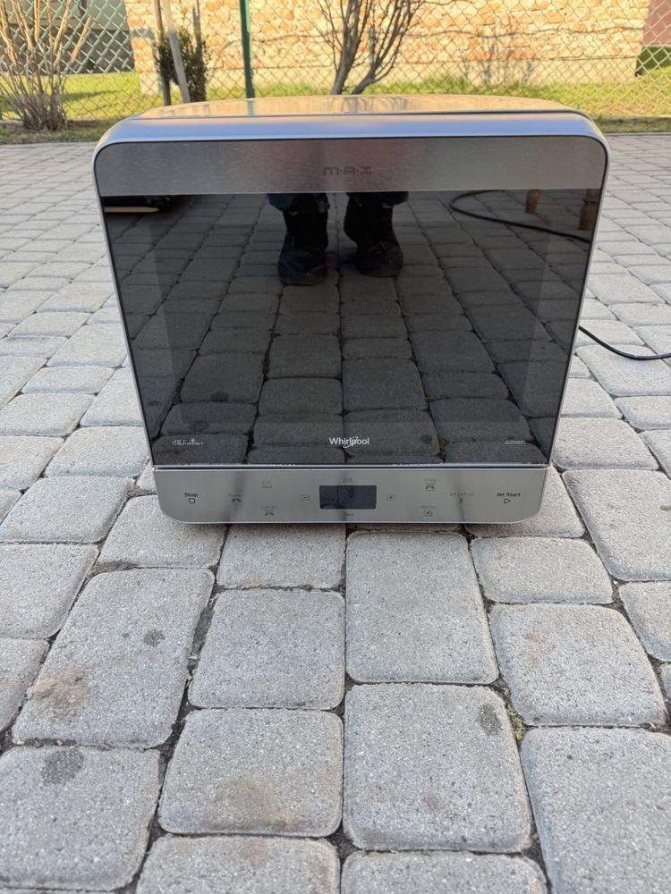 Мікрохвильова Whirlpool MAX 38