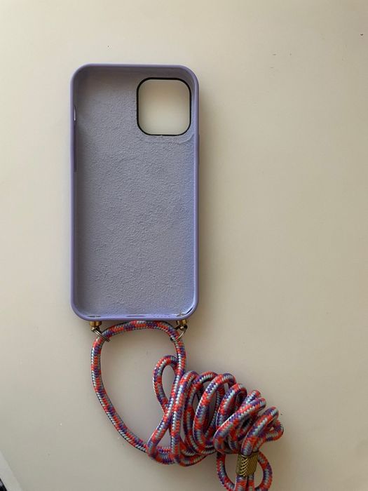 Capas iphone 12 com cordão