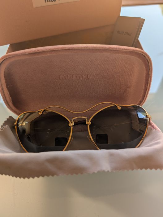 Óculos de sol MIU MIU com embalagem ORIGINAIS