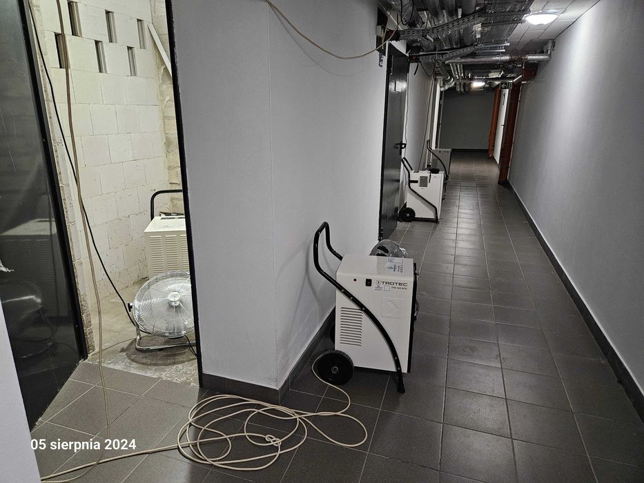 Osuszacz powietrza osuszanie budynków mieszkań po zalaniu nagrzewnice