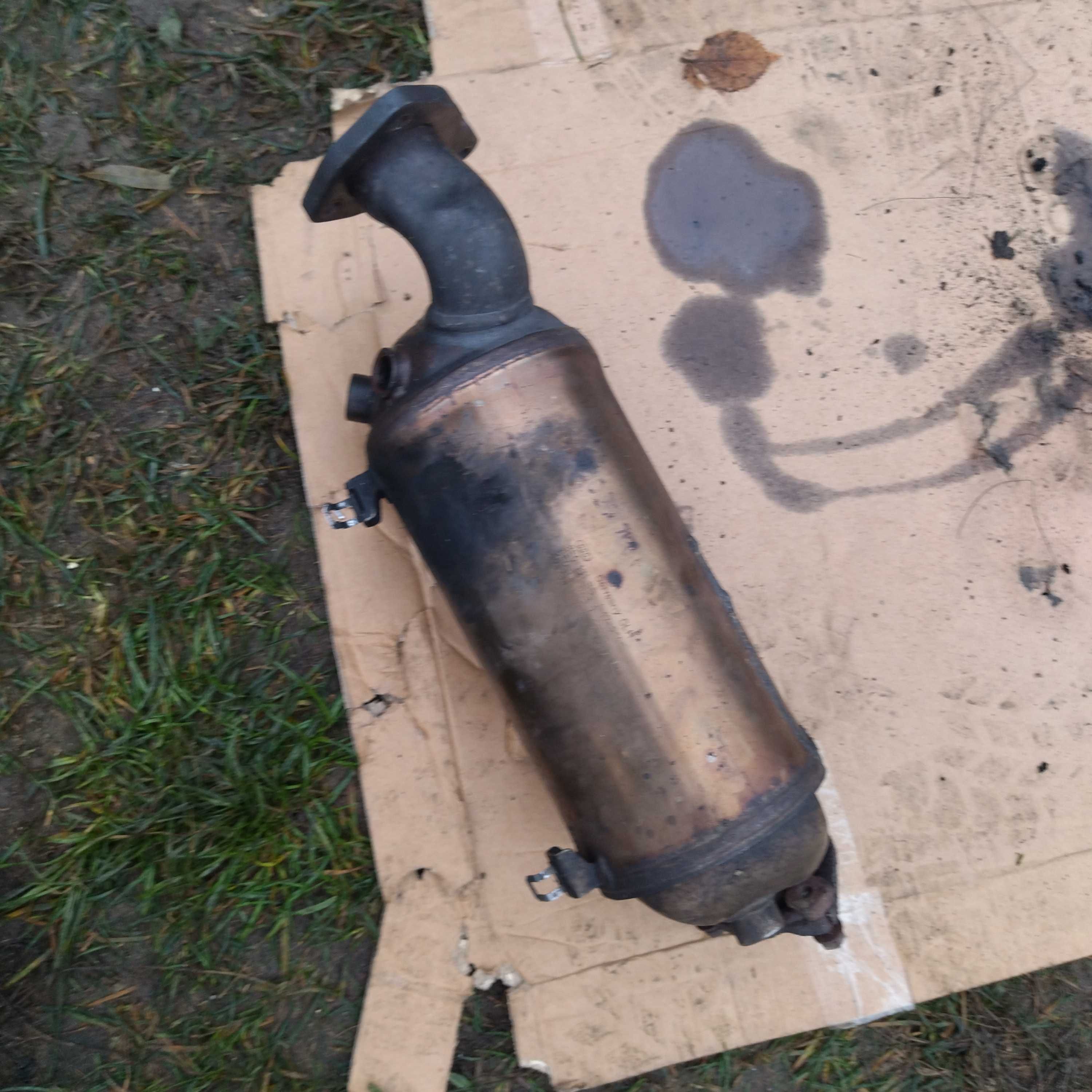 obudowa puszka katalizatora dpf 8E0131`703T 8E0181BB 2.0tdi a4 b7