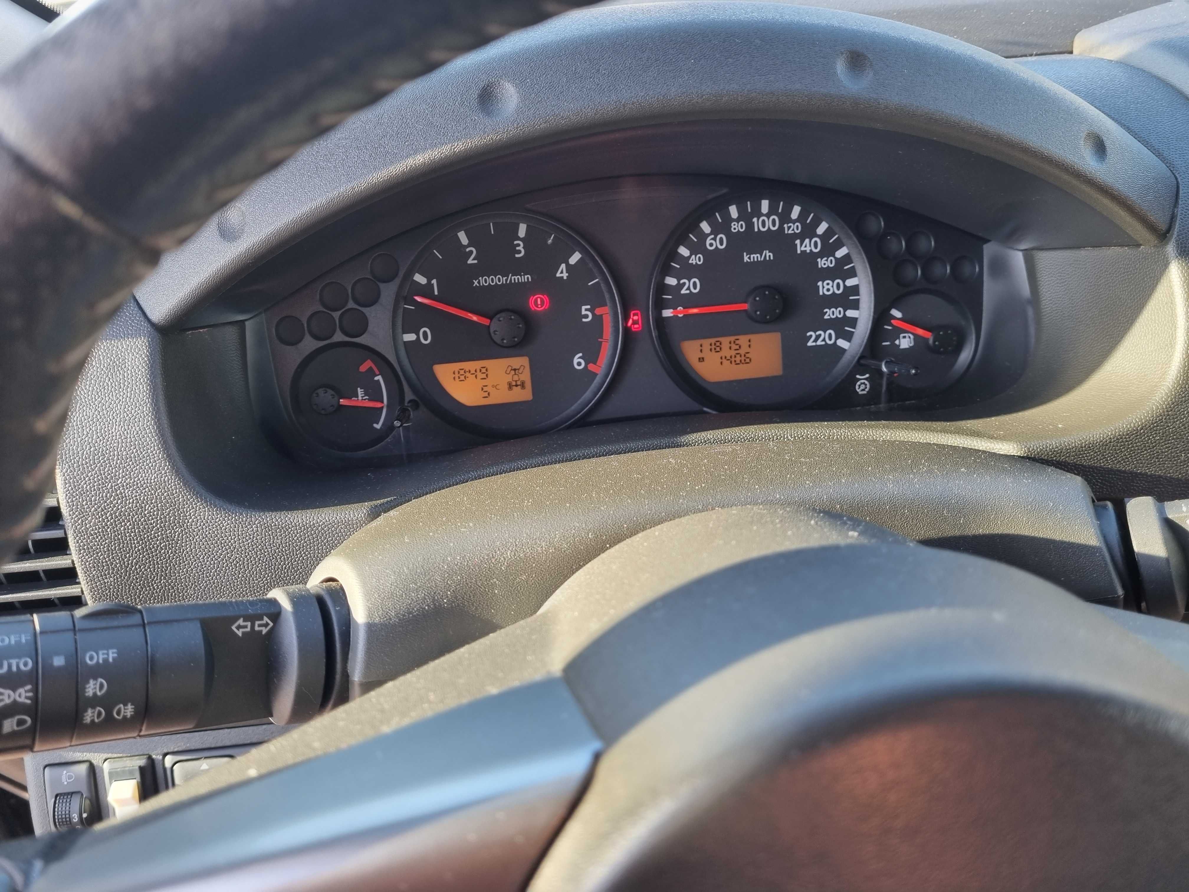 Nissan  Navarra Pilot 2.5tdi