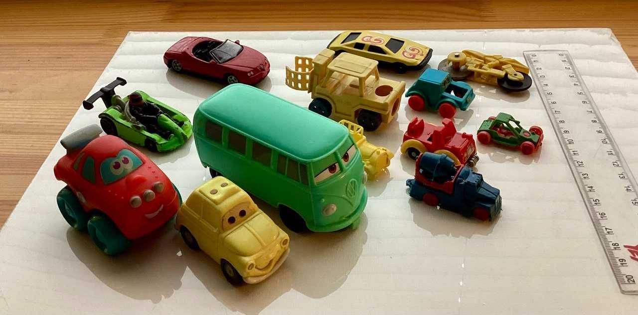 Машинки різні і Тачки из Happy Meal журнал Cars McDonald`s 2006