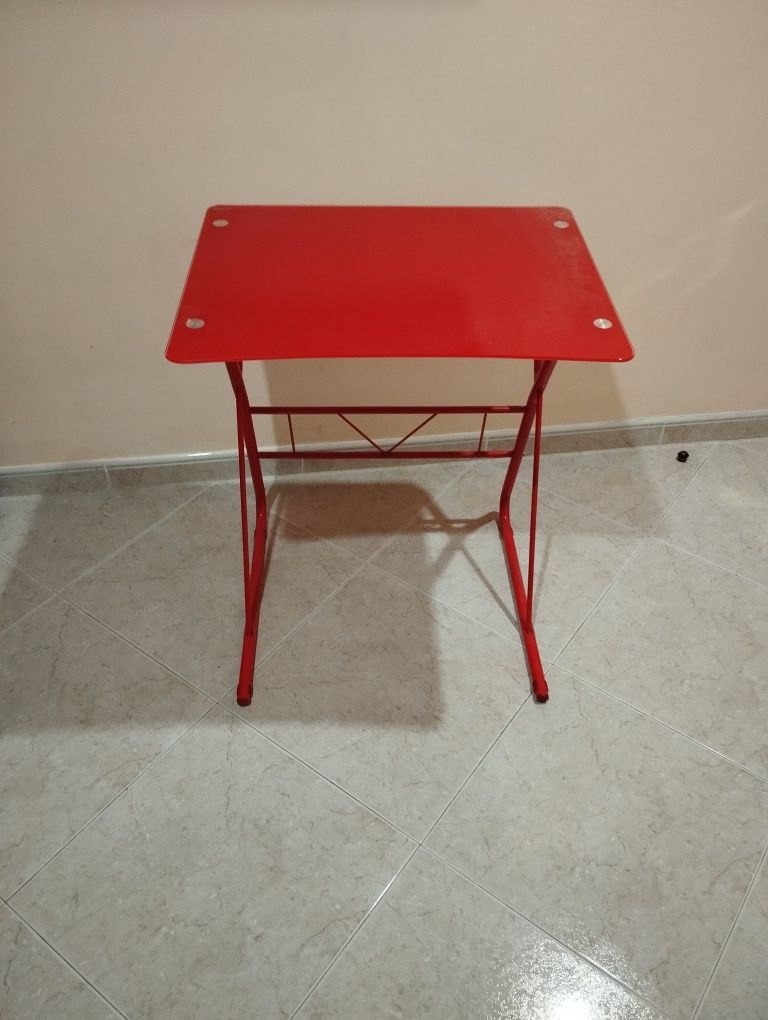 Mesa de vidro vermelha