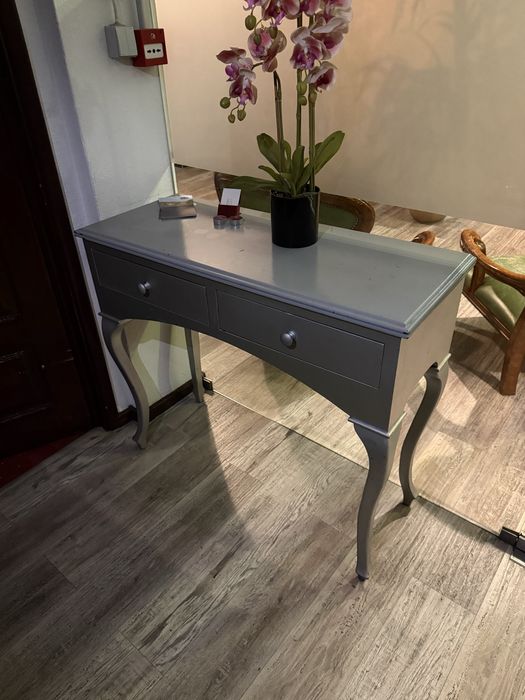 Consola clássica com 2 gavetas – ideal entrada ou sala – 50€