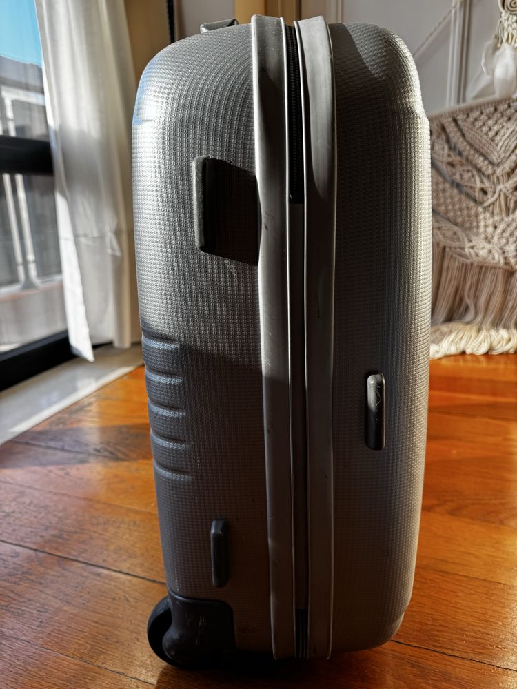 Mala Samsonite de viagem para cabine