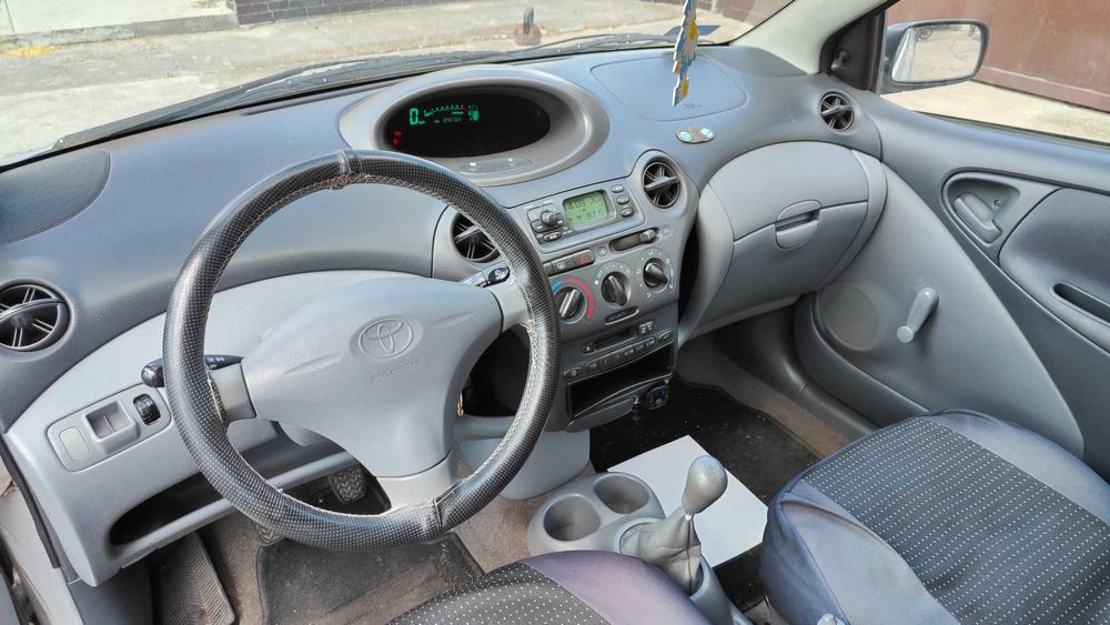 Toyota Yaris 1.0 VVT-i 2002r