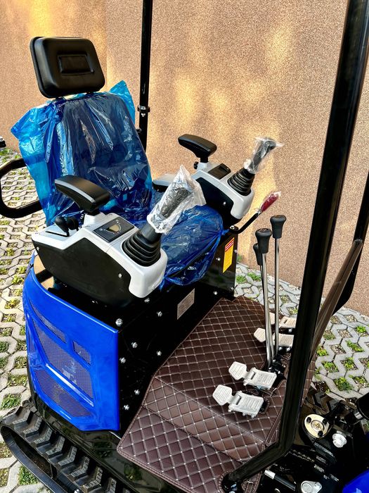 NOWA Minikoparka gąsienicowa 1.8T z silnikiem Kubota D722 – Akcesoria