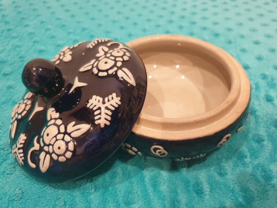 Pudełko szkatułka ceramiczna w kolorze kobaltu