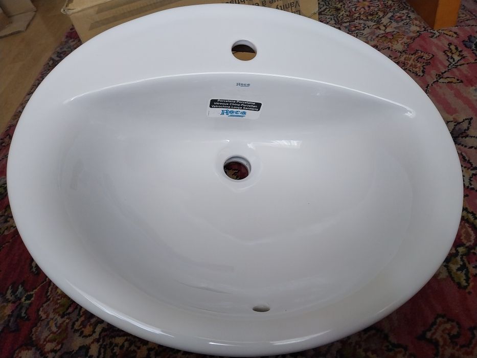 Umywalka Roca, kolekcja Aloa