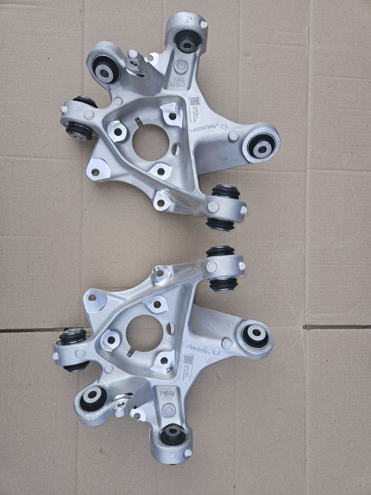 Заднея цапфа Tesla model 3