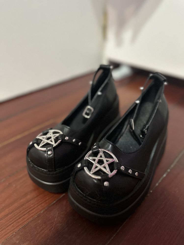 Sapatos plataforma pretos