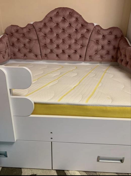 Ліжко дитяче з матрасом