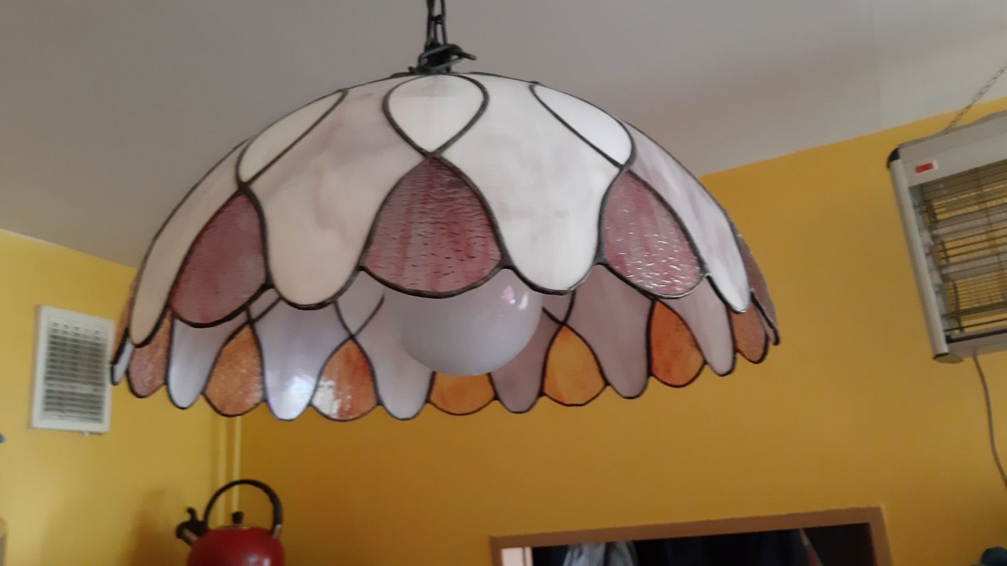 Stylowa lampa witrażowa