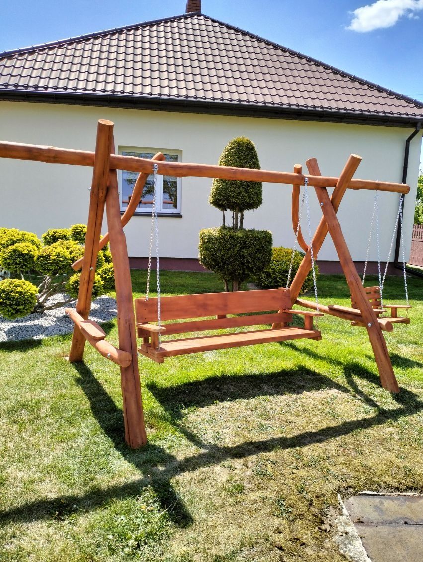 Huśtawka ogrodowa drewniana