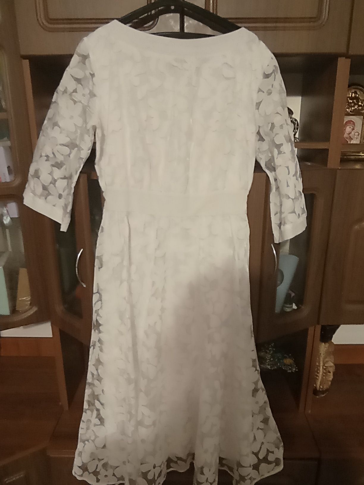Продам сукню білу
