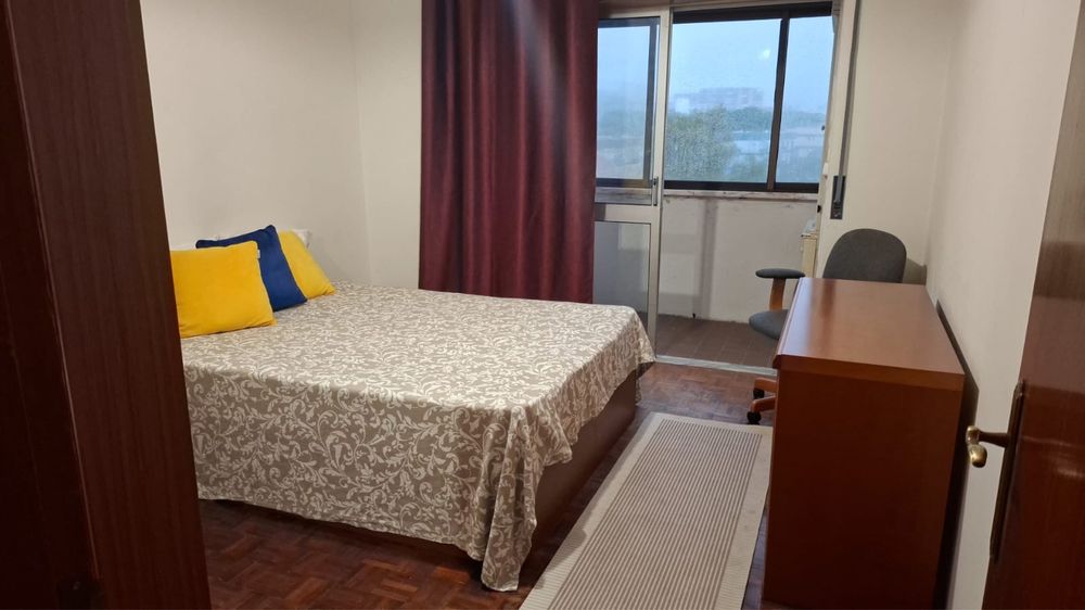 Quarto em Almada