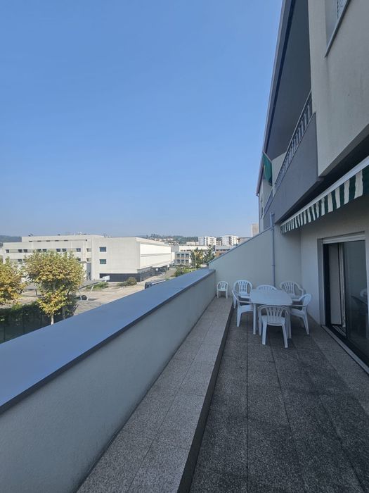 T2 Mobilado no centro de Vila Verde (junto ao hospital)