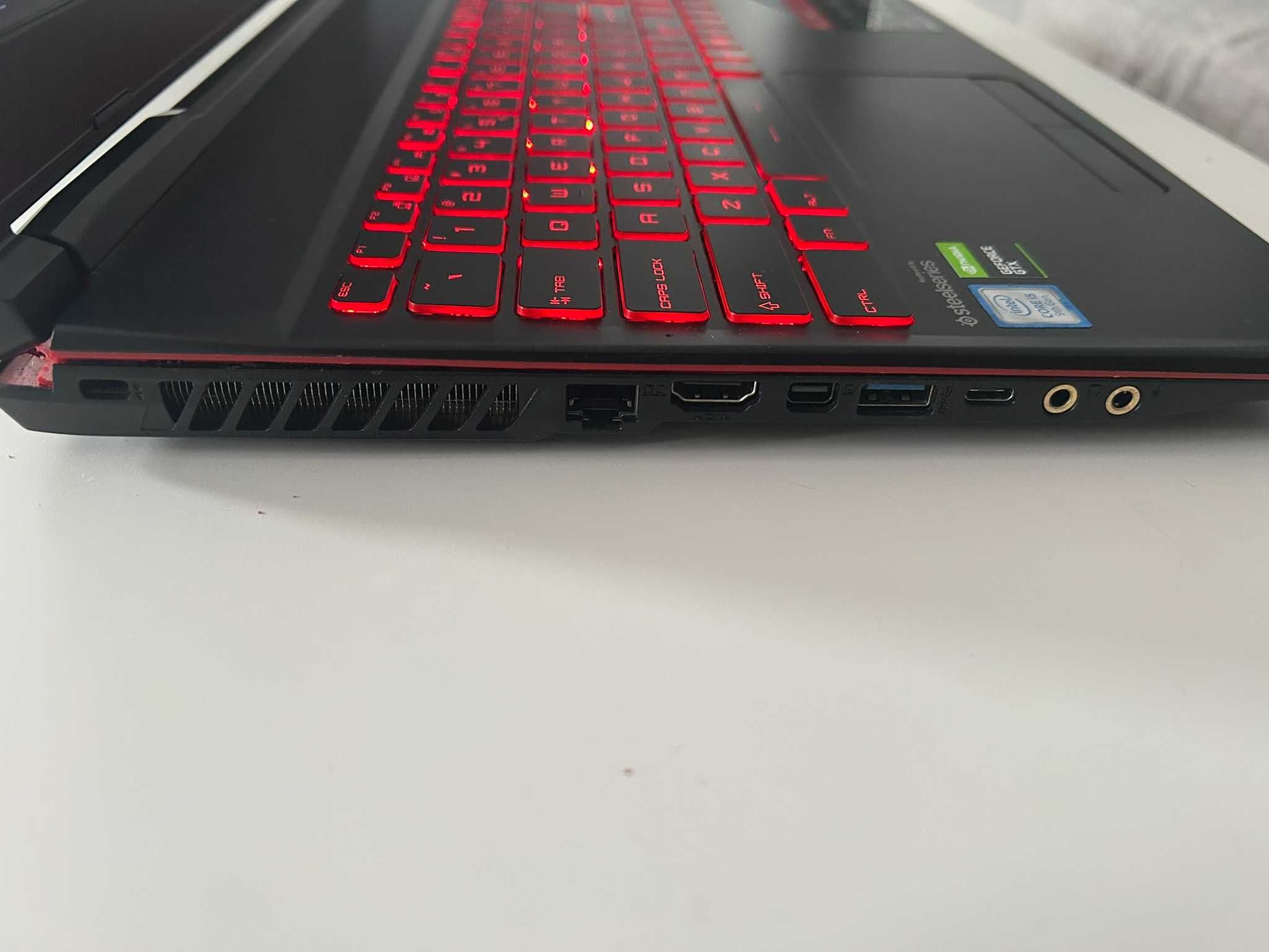 Laptop MSI GL63-i5-9300H/16GB RAM/1TB SSD+256 NVMe M.2/GTX1650 4GB